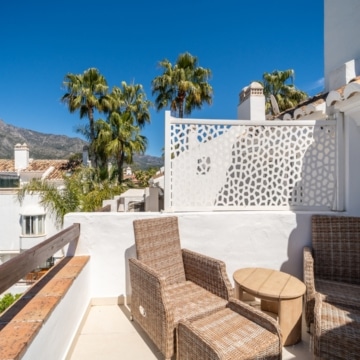 Beautiful Townhouse steps from the beach set in Arco Iris, Marbella Golden Mile Picture 11