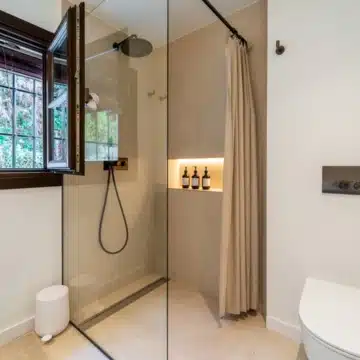 Charming Renovated Townhouse in Lomas Pueblo in the prestigious Lomas de Marbella Club Picture 10