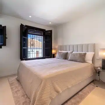 Charming Renovated Townhouse in Lomas Pueblo in the prestigious Lomas de Marbella Club Picture 11