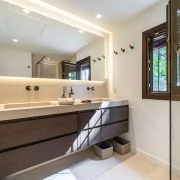 Charming Renovated Townhouse in Lomas Pueblo in the prestigious Lomas de Marbella Club Picture 9