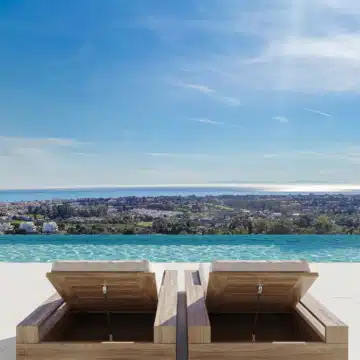 Majestic villa set within the prestigious enclave of El Herrojo Alto, Benahavís Picture 12