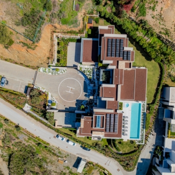 Extraordinary villa sits on a generous plot with panoramic views in the prestigious La Quinta, Benahavis Picture 63