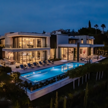 Extraordinary villa sits on a generous plot with panoramic views in the prestigious La Quinta, Benahavis Picture 69