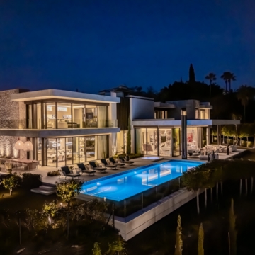 Extraordinary villa sits on a generous plot with panoramic views in the prestigious La Quinta, Benahavis Picture 72