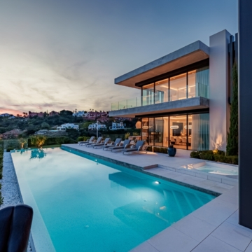 Extraordinary villa sits on a generous plot with panoramic views in the prestigious La Quinta, Benahavis Picture 75