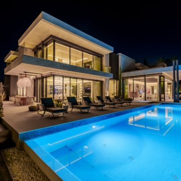 Extraordinary villa sits on a generous plot with panoramic views in the prestigious La Quinta, Benahavis Picture 80