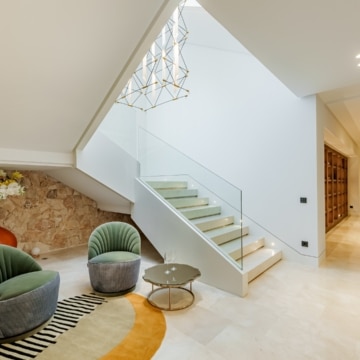 Extraordinary villa sits on a generous plot with panoramic views in the prestigious La Quinta, Benahavis Picture 45