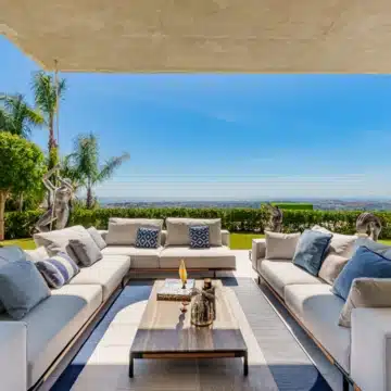 Extraordinary villa sits on a generous plot with panoramic views in the prestigious La Quinta, Benahavis Picture 0
