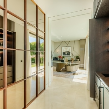 Extraordinary villa sits on a generous plot with panoramic views in the prestigious La Quinta, Benahavis Picture 33