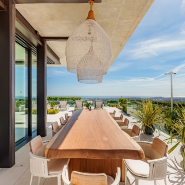 Extraordinary villa sits on a generous plot with panoramic views in the prestigious La Quinta, Benahavis Picture 38