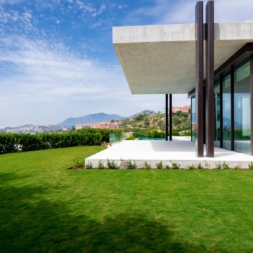 Extraordinary villa sits on a generous plot with panoramic views in the prestigious La Quinta, Benahavis Picture 26