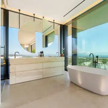 True architectural masterpiece Villa with Incredible Views in El Herrojo, Benahavis Picture 27