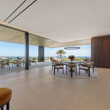 True architectural masterpiece Villa with Incredible Views in El Herrojo, Benahavis Picture 33