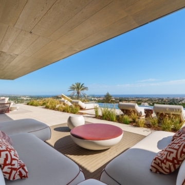 True architectural masterpiece Villa with Incredible Views in El Herrojo, Benahavis Picture 46