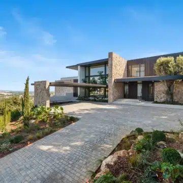 True architectural masterpiece Villa with Incredible Views in El Herrojo, Benahavis Picture 43