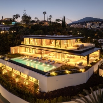 True architectural masterpiece Villa with Incredible Views in El Herrojo, Benahavis Picture 41