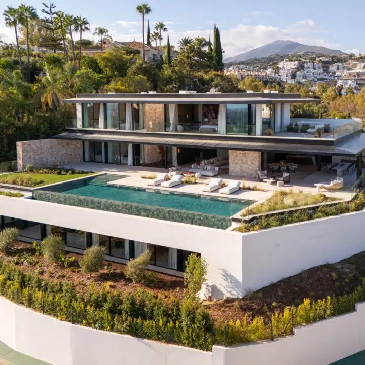 True architectural masterpiece Villa with Incredible Views in El Herrojo, Benahavis Picture