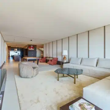 True architectural masterpiece Villa with Incredible Views in El Herrojo, Benahavis Picture 10