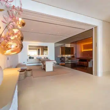 True architectural masterpiece Villa with Incredible Views in El Herrojo, Benahavis Picture 11