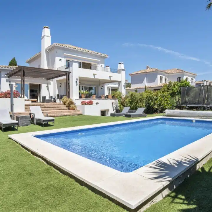 Beautiful 4-Bedroom Villa within the exclusive hillside community of La Paloma, Manilva Picture