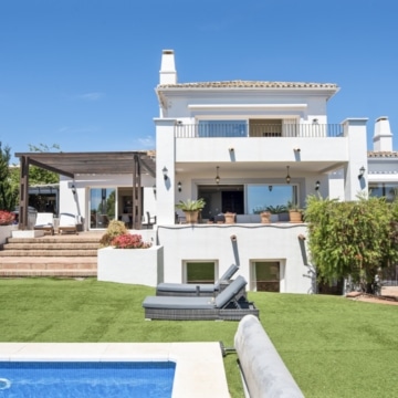 Beautiful 4-Bedroom Villa within the exclusive hillside community of La Paloma, Manilva Picture 31