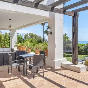 Beautiful 4-Bedroom Villa within the exclusive hillside community of La Paloma, Manilva Picture 7