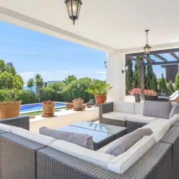 Beautiful 4-Bedroom Villa within the exclusive hillside community of La Paloma, Manilva Picture 0