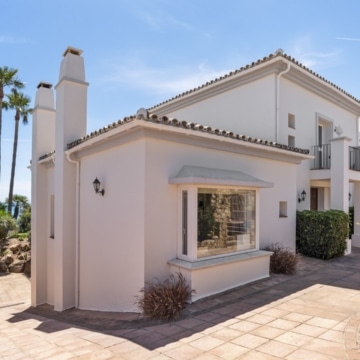 Beautiful 4-Bedroom Villa within the exclusive hillside community of La Paloma, Manilva Picture 34