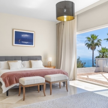 Beautiful 4-Bedroom Villa within the exclusive hillside community of La Paloma, Manilva Picture 13