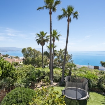 Beautiful 4-Bedroom Villa within the exclusive hillside community of La Paloma, Manilva Picture 14