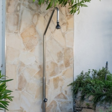 Traditional Andalusian style villa in a secure gated community in El Rosario, Marbella Picture 41