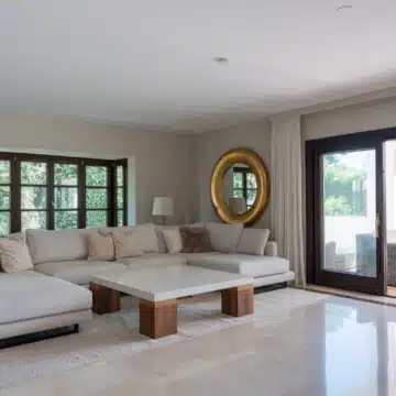 Traditional Andalusian style villa in a secure gated community in El Rosario, Marbella Picture 0