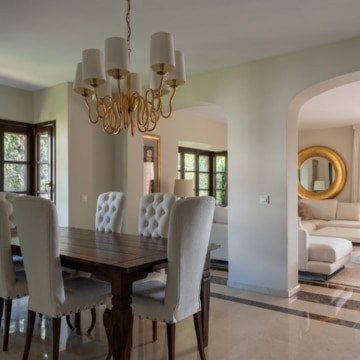 Traditional Andalusian style villa in a secure gated community in El Rosario, Marbella Picture 16