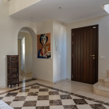 Traditional Andalusian style villa in a secure gated community in El Rosario, Marbella Picture 19