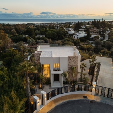Exclusive Villa with Andalusian Charm and bespoke interiors in Marbella Hill Club Picture 28