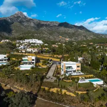 Exclusive Villa with Andalusian Charm and bespoke interiors in Marbella Hill Club Picture 21