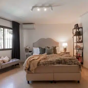 Unique villa with spectacular views over Fuengirola Bay and Mijas Costa Picture 17