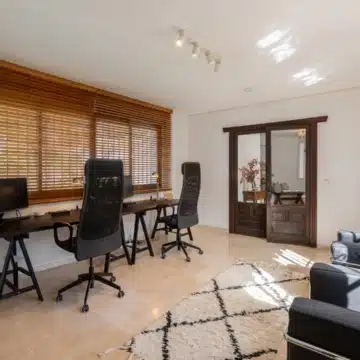 Unique villa with spectacular views over Fuengirola Bay and Mijas Costa Picture 10
