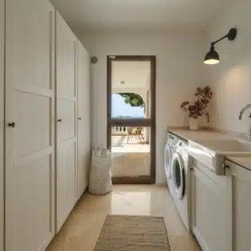 Unique villa with spectacular views over Fuengirola Bay and Mijas Costa Picture 11