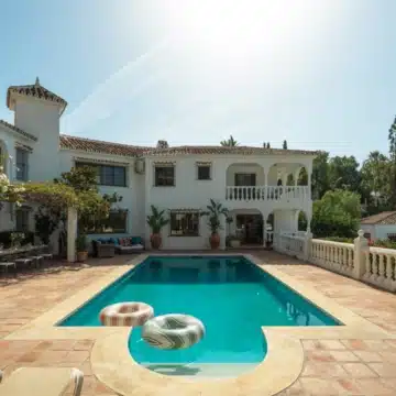 Unique villa with spectacular views over Fuengirola Bay and Mijas Costa Picture 9