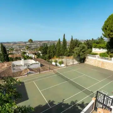 Unique villa with spectacular views over Fuengirola Bay and Mijas Costa Picture 31