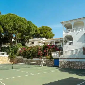 Unique villa with spectacular views over Fuengirola Bay and Mijas Costa Picture 42