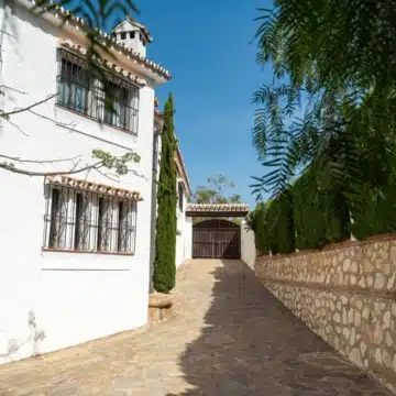 Unique villa with spectacular views over Fuengirola Bay and Mijas Costa Picture 43