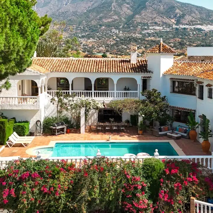 Unique villa with spectacular views over Fuengirola Bay and Mijas Costa Picture