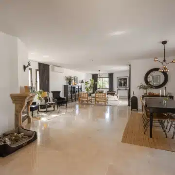 Unique villa with spectacular views over Fuengirola Bay and Mijas Costa Picture 2