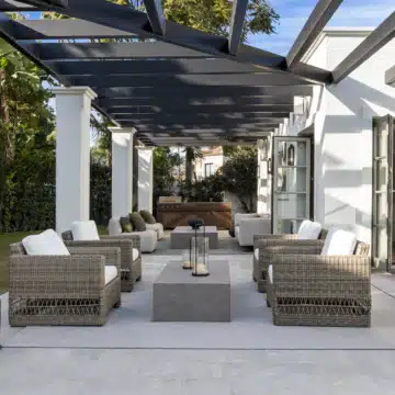 Six bedroom villa with all luxury amenities in Nueva Andalucía, Marbella Picture 0
