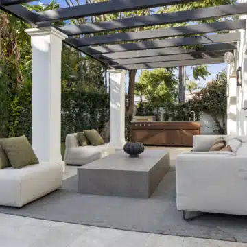 Six bedroom villa with all luxury amenities in Nueva Andalucía, Marbella Picture 36
