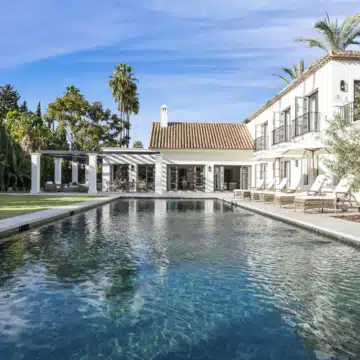 Six bedroom villa with all luxury amenities in Nueva Andalucía, Marbella Picture 43