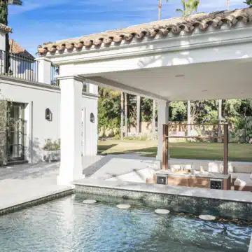 Six bedroom villa with all luxury amenities in Nueva Andalucía, Marbella Picture 46