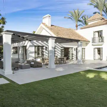 Six bedroom villa with all luxury amenities in Nueva Andalucía, Marbella Picture 48